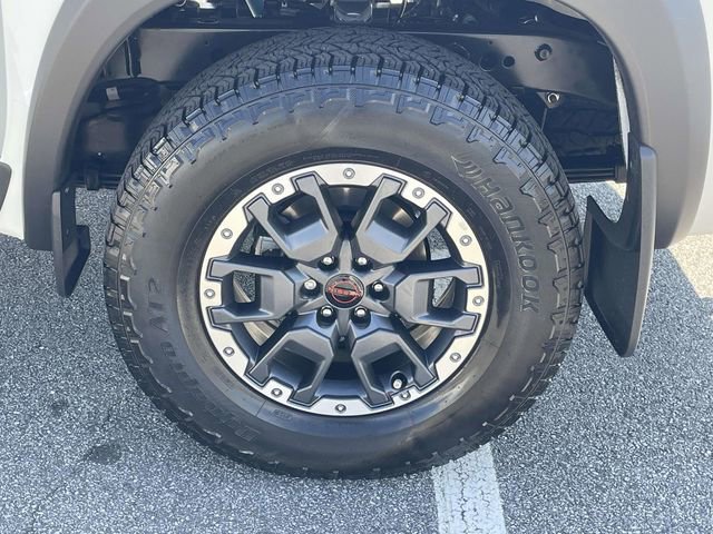 Used 2025 Nissan Frontier PRO-4X w/ Black Accent Package image 9