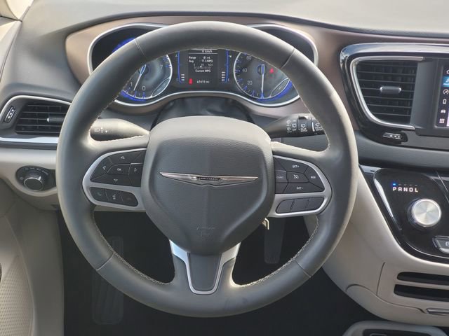 Used 2023 Chrysler Voyager LX image 24