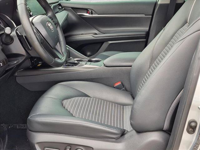 Used 2022 Toyota Camry SE w/ Audio Upgrade Package FWD image 16