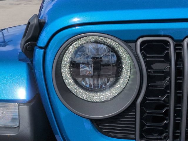 Used 2025 Jeep Gladiator Sport AWD/4WD image 10
