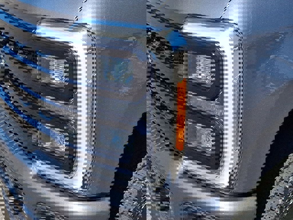 Certified 2023 Ford F250 Lariat w/ Black Appearance Package image 9