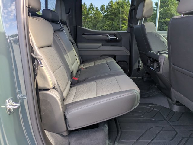 Used 2025 Chevrolet Silverado 1500 ZR2 w/ Technology Package image 32