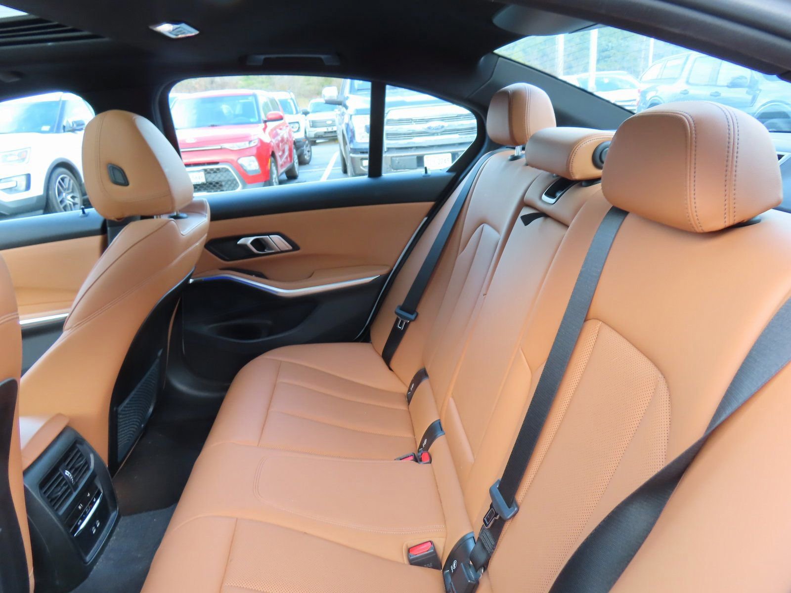 Used 2022 BMW 330i xDrive 330i xDrive w/ Driving Assistance Package image 34