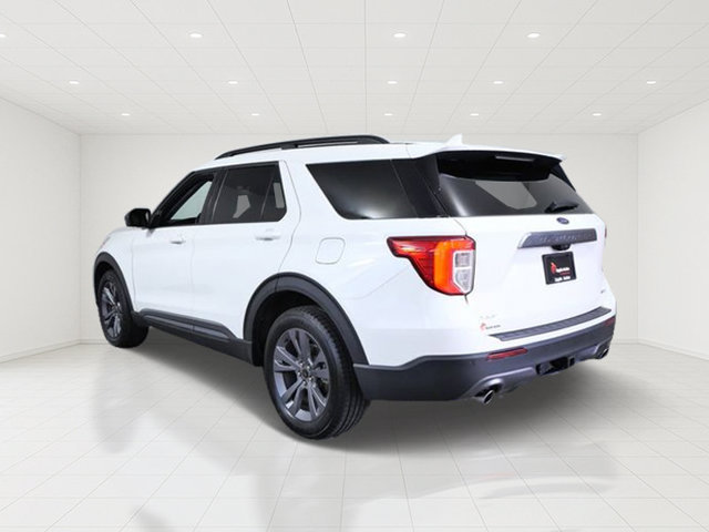 Certified 2023 Ford Explorer XLT w/ Equipment Group 202A AWD/4WD image 4