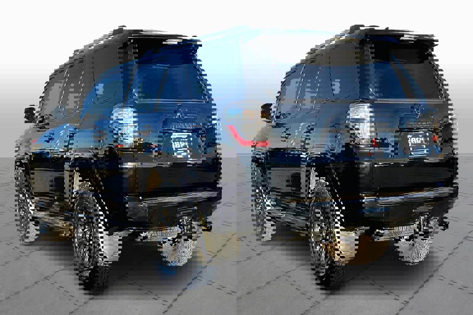 Used 2022 Toyota 4Runner SR5 Premium w/ Moonroof Package image 2