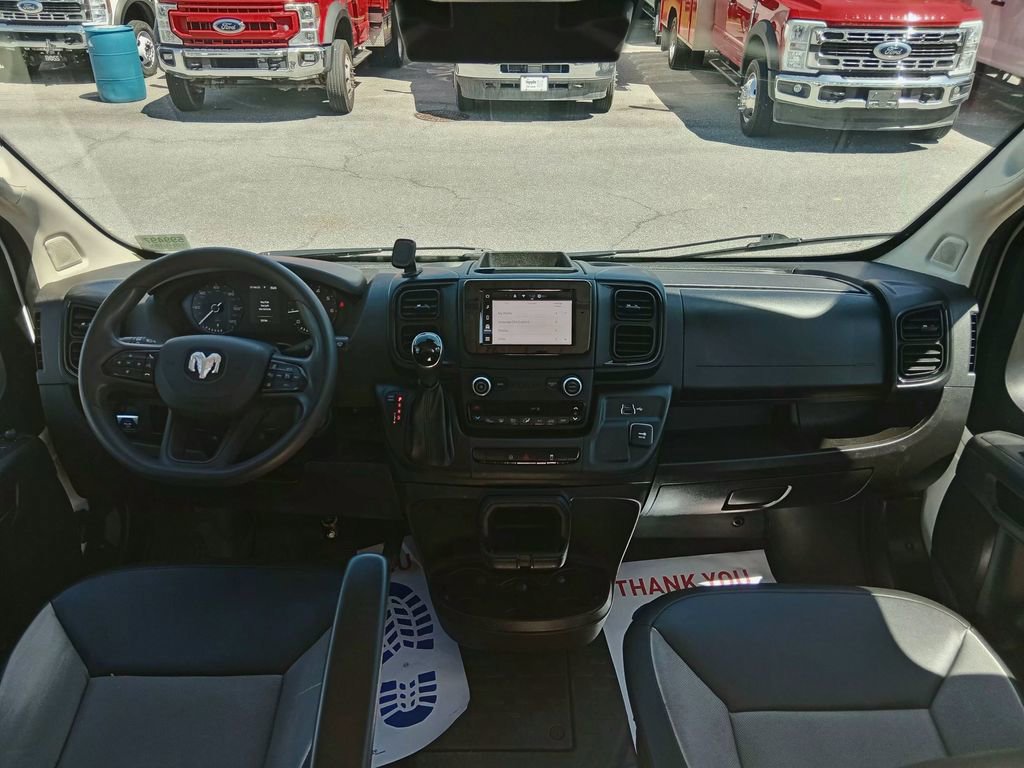Used 2024 RAM ProMaster 2500 w/ Convenience Group FWD image 13