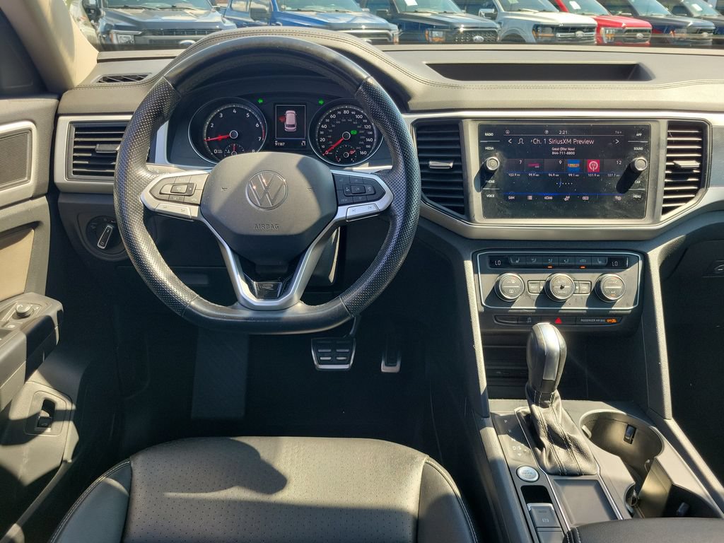 Used 2021 Volkswagen Atlas SE w/ Panoramic Sunroof Package FWD image 12