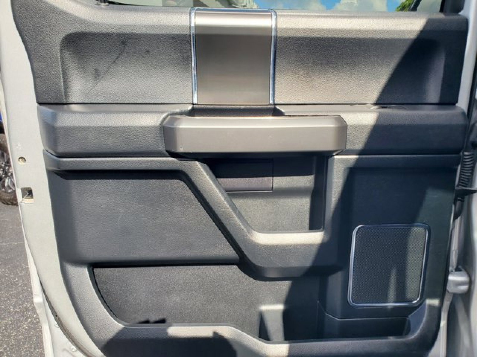 Certified 2019 Ford F150 Lariat image 30