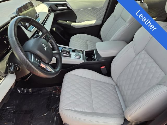 Used 2024 Mitsubishi Outlander SEL AWD/4WD image 12