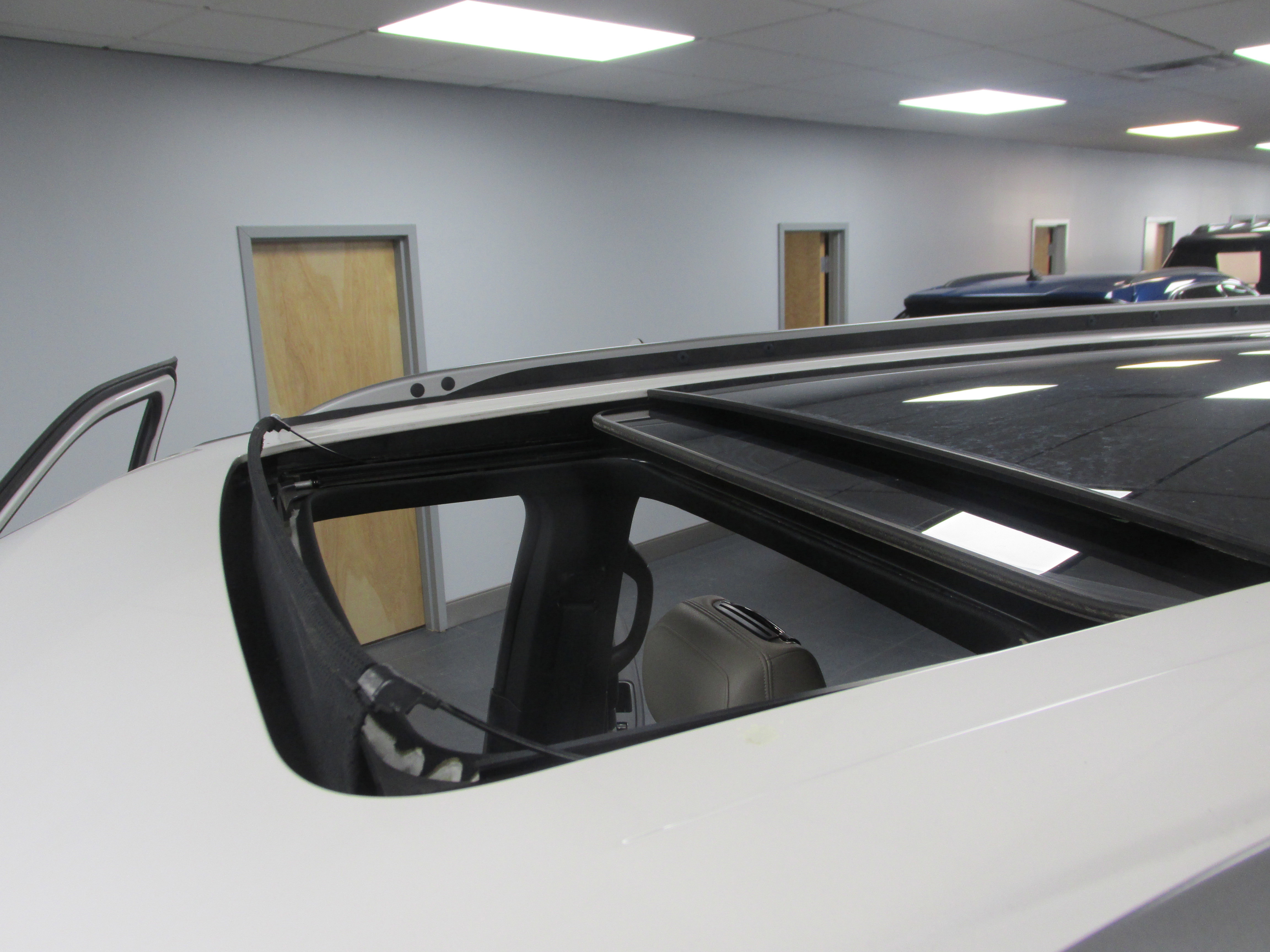 Certified 2018 Ford Explorer XLT w/ Equipment Group 202A image 18