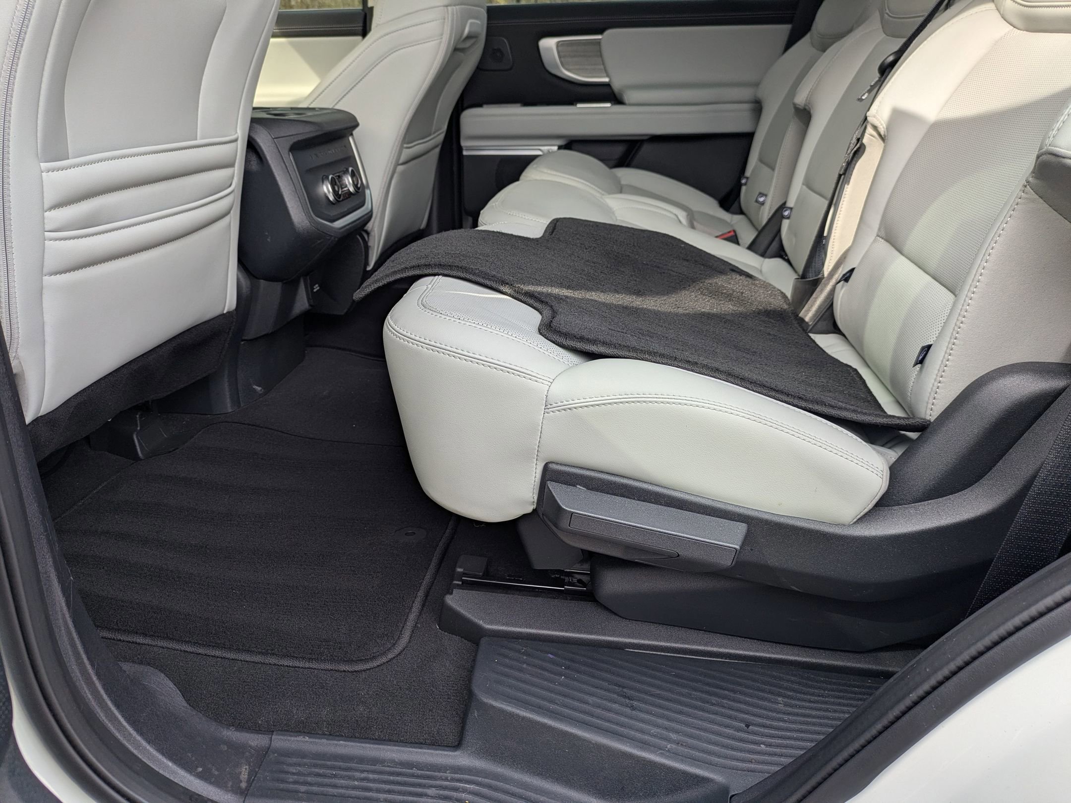 Certified 2025 Ford Expedition Platinum w/ Driver's Package image 30