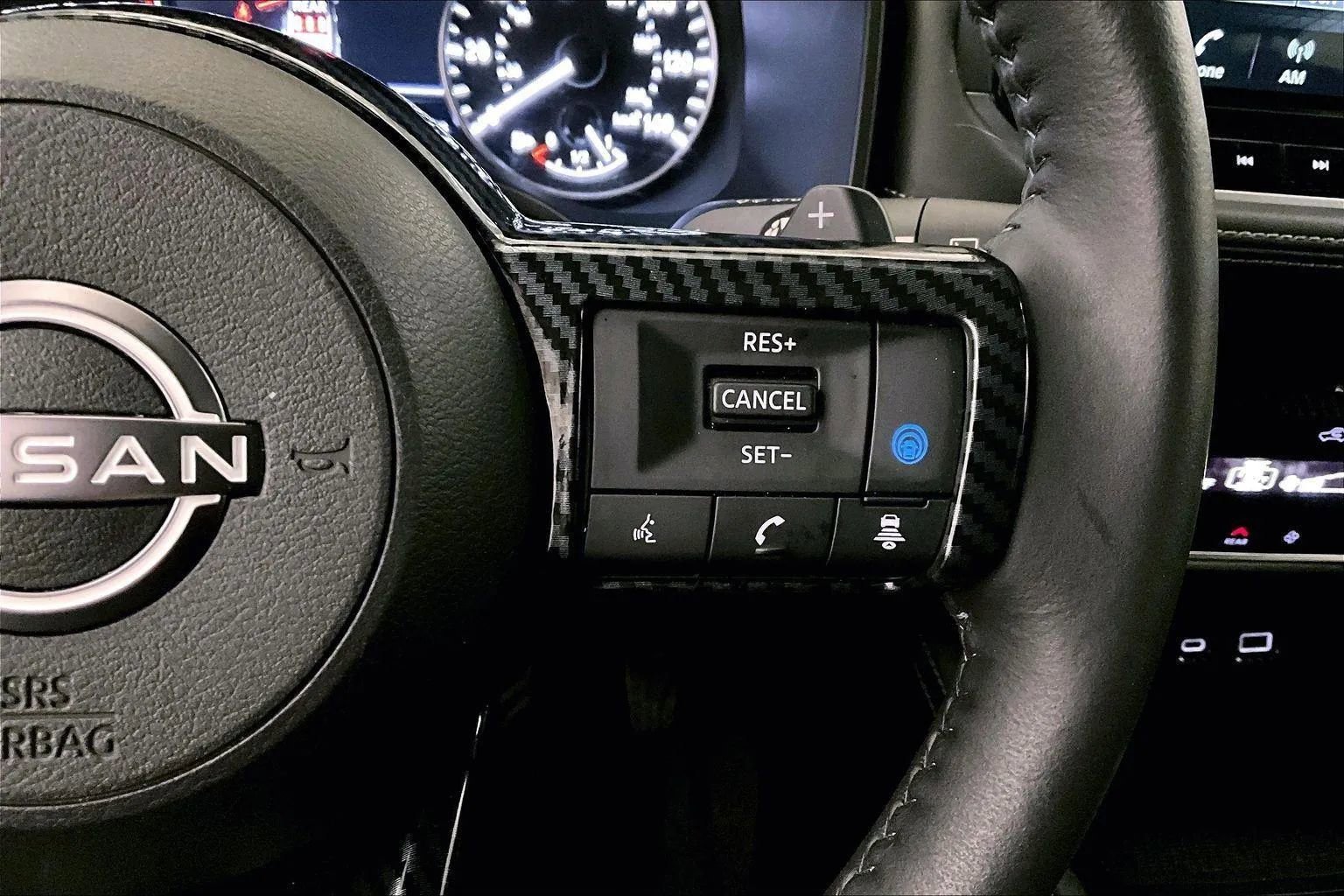 Used 2023 Nissan Rogue SL w/ SL Premium Package image 18