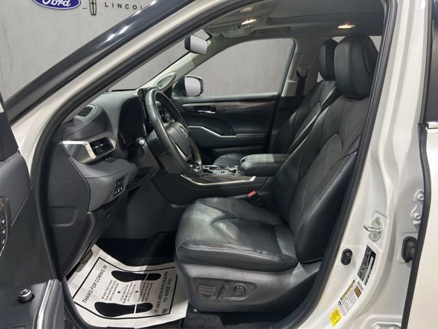 Used 2022 Toyota Highlander Platinum AWD/4WD image 11