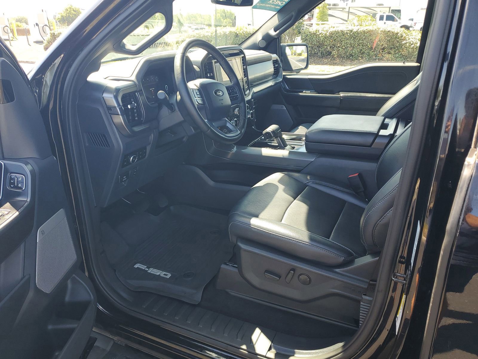 Certified 2025 Ford F150 Lariat w/ Equipment Group 501A Mid AWD/4WD image 16