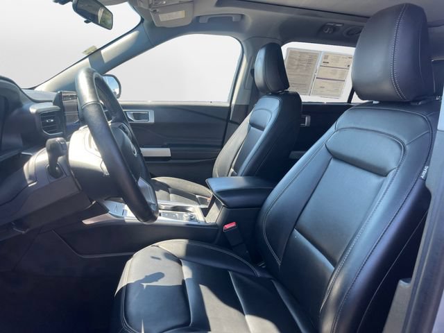 Certified 2022 Ford Explorer XLT w/ Equipment Group 202A AWD/4WD image 11