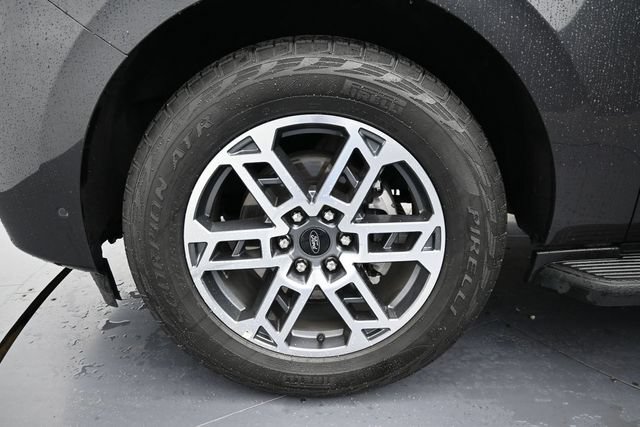 Certified 2025 Ford Expedition Active AWD/4WD image 10