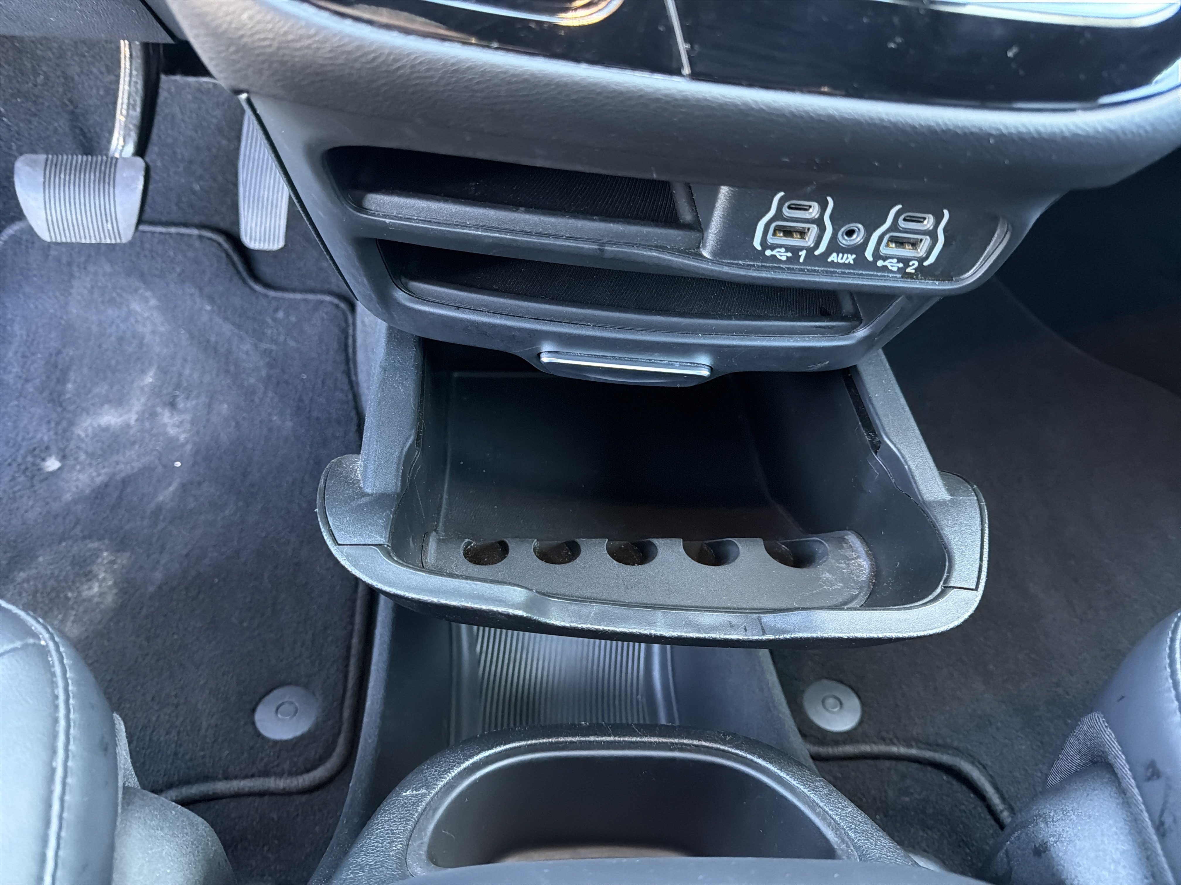Used 2025 Chrysler Pacifica Select FWD image 43