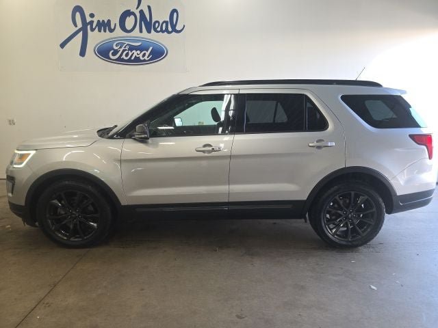 Certified 2018 Ford Explorer XLT w/ Equipment Group 202A FWD image 31