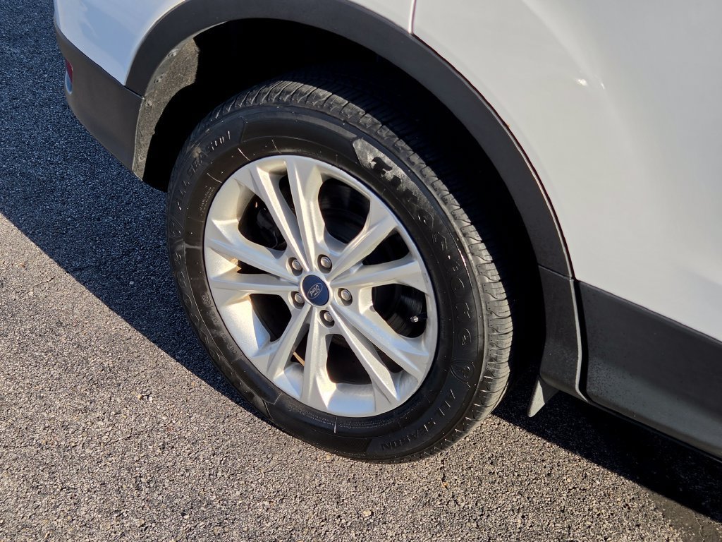Certified 2019 Ford Escape SE AWD/4WD image 32