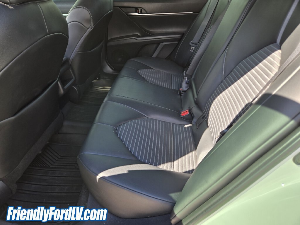 Used 2023 Toyota Camry SE FWD image 5