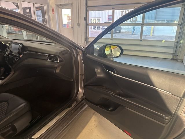 Used 2023 Toyota Camry SE image 14