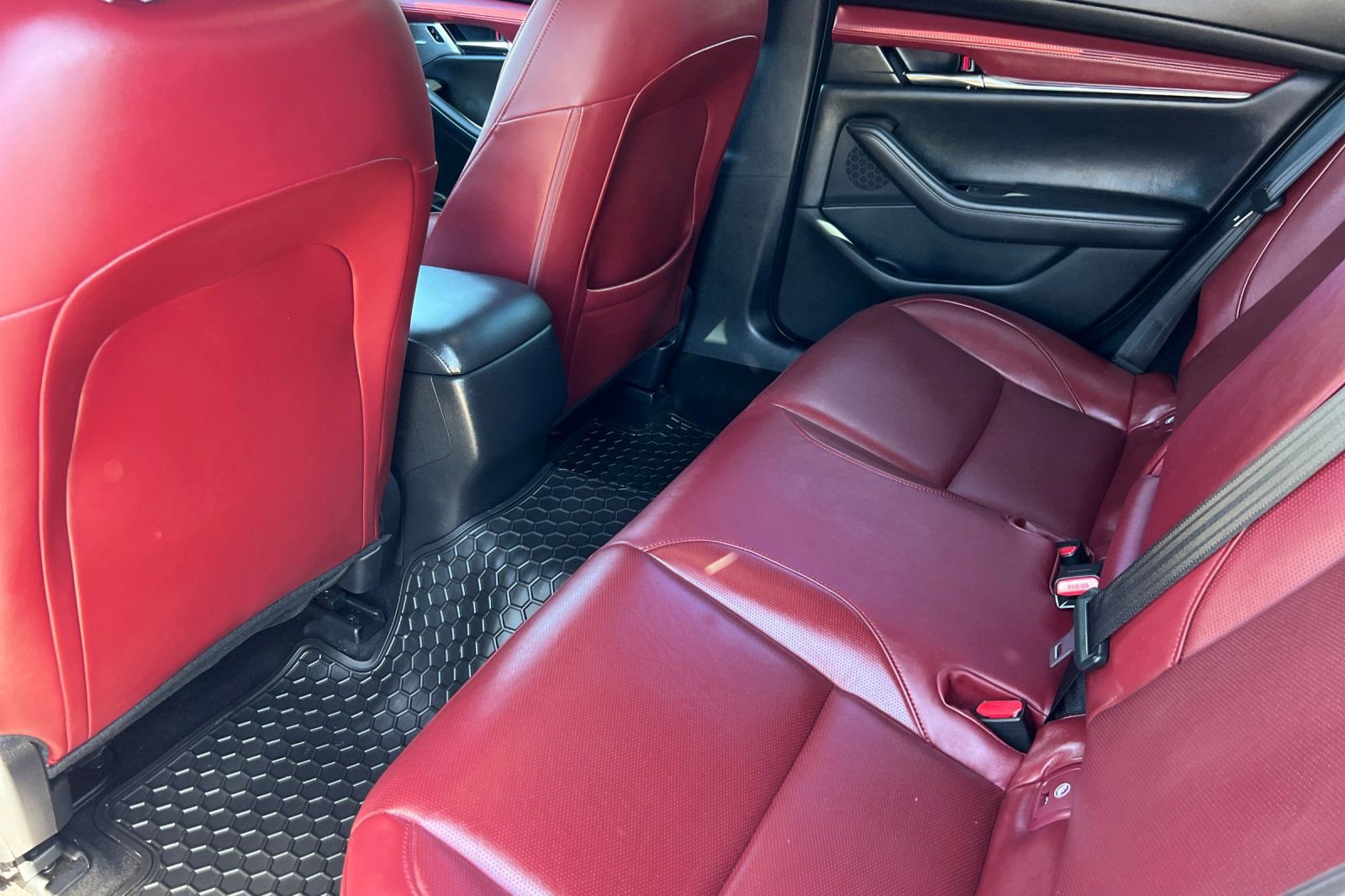 Used 2021 MAZDA MAZDA3 Hatchback w/Premium Plus Pkg image 13