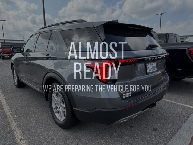Certified 2025 Ford Explorer Active w/ Active Comfort Package image 3