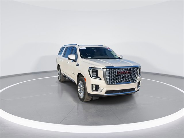 Used 2024 GMC Yukon XL Denali w/ Advanced Technology Package image 7