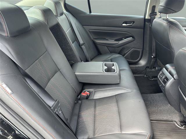 Used 2024 Nissan Altima 2.0 SR FWD image 14