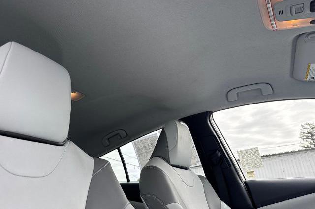 Used 2020 Toyota Prius Prime Limited image 14