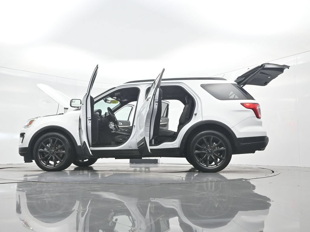 Certified 2018 Ford Explorer XLT w/ Equipment Group 202A FWD image 46