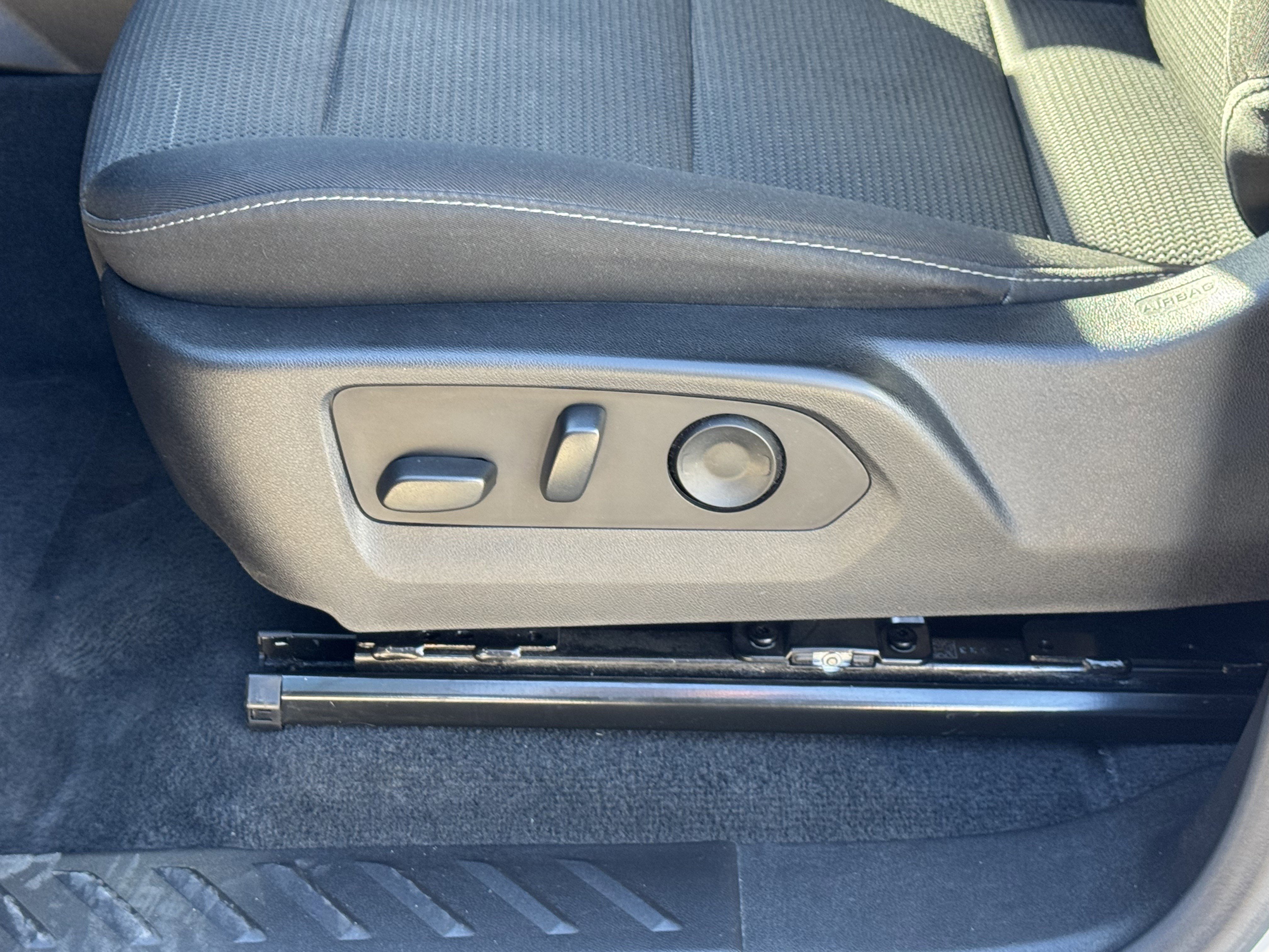 Used 2023 Chevrolet Colorado LT w/ LT Convenience Package II image 15