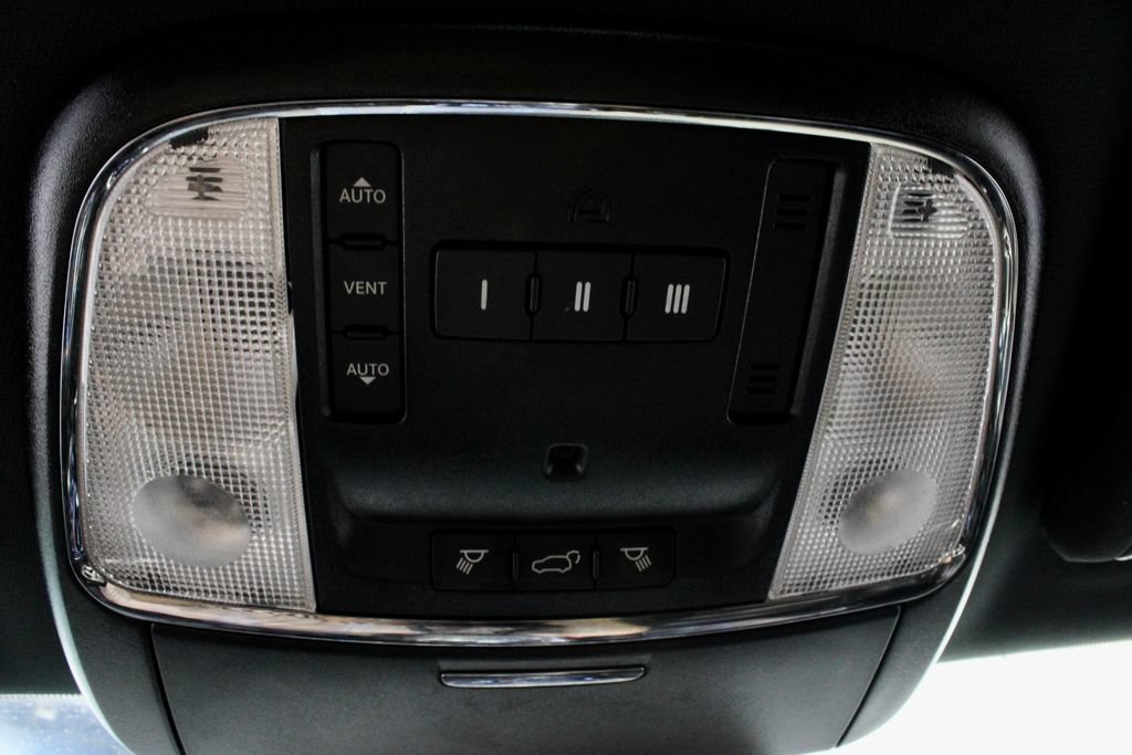 Used 2021 Jeep Grand Cherokee Limited AWD/4WD image 31