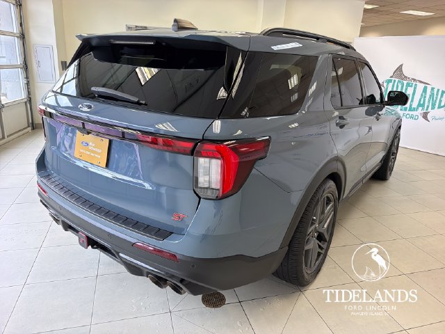 Certified 2025 Ford Explorer ST AWD/4WD image 9