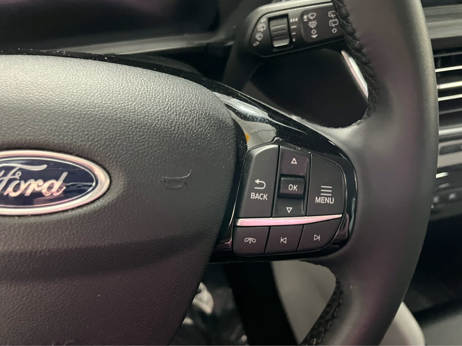 Certified 2023 Ford Escape Platinum AWD/4WD image 27