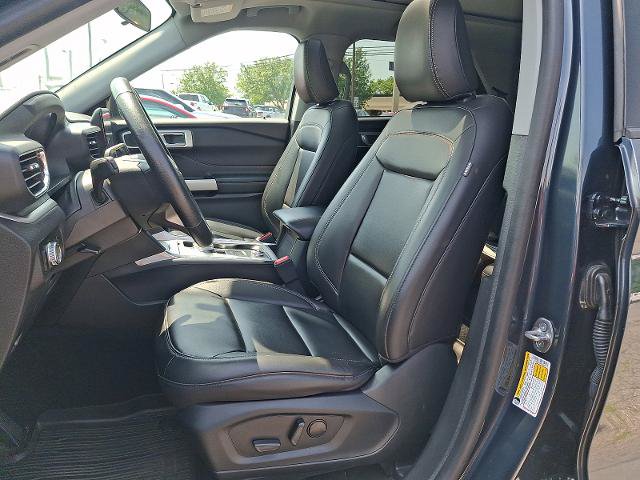 Certified 2023 Ford Explorer XLT w/ Equipment Group 202A AWD/4WD image 14