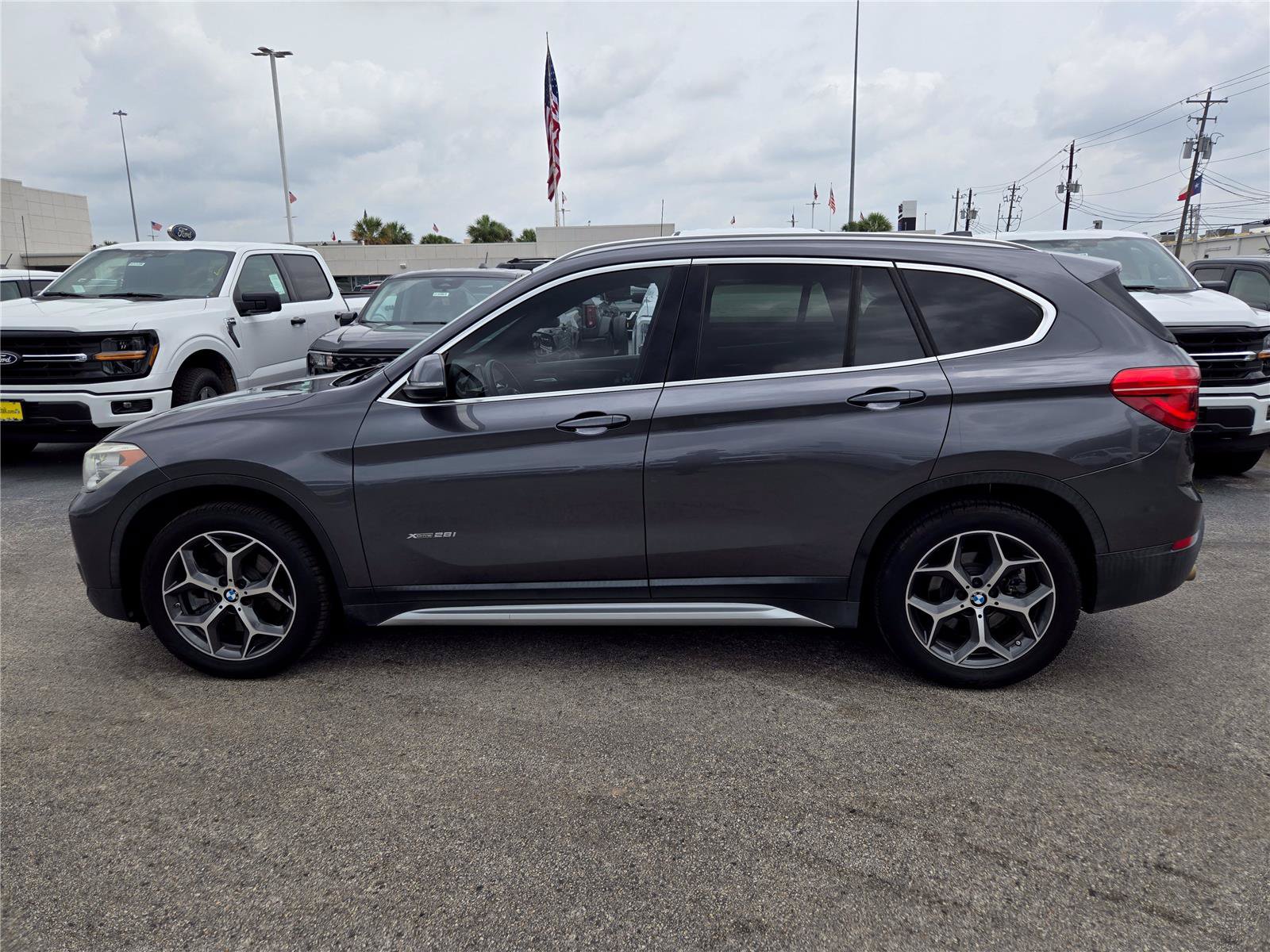 Used 2017 BMW X1 xDrive28i AWD/4WD image 5