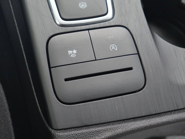 Certified 2025 Ford Escape Active AWD/4WD image 15