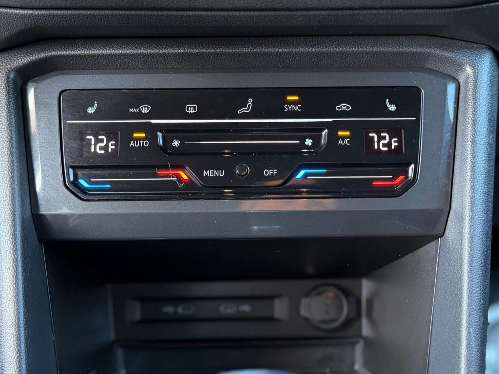 Used 2023 Volkswagen Tiguan SE R-Line image 25