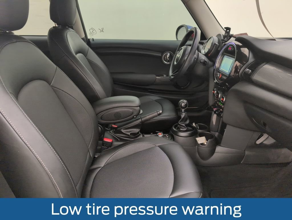 Used 2018 MINI Cooper 2-Door Hardtop image 15