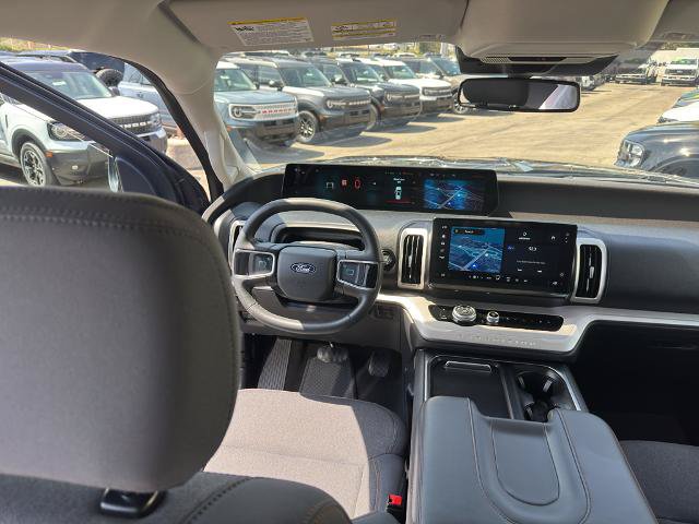 Certified 2025 Ford Expedition Active AWD/4WD image 17