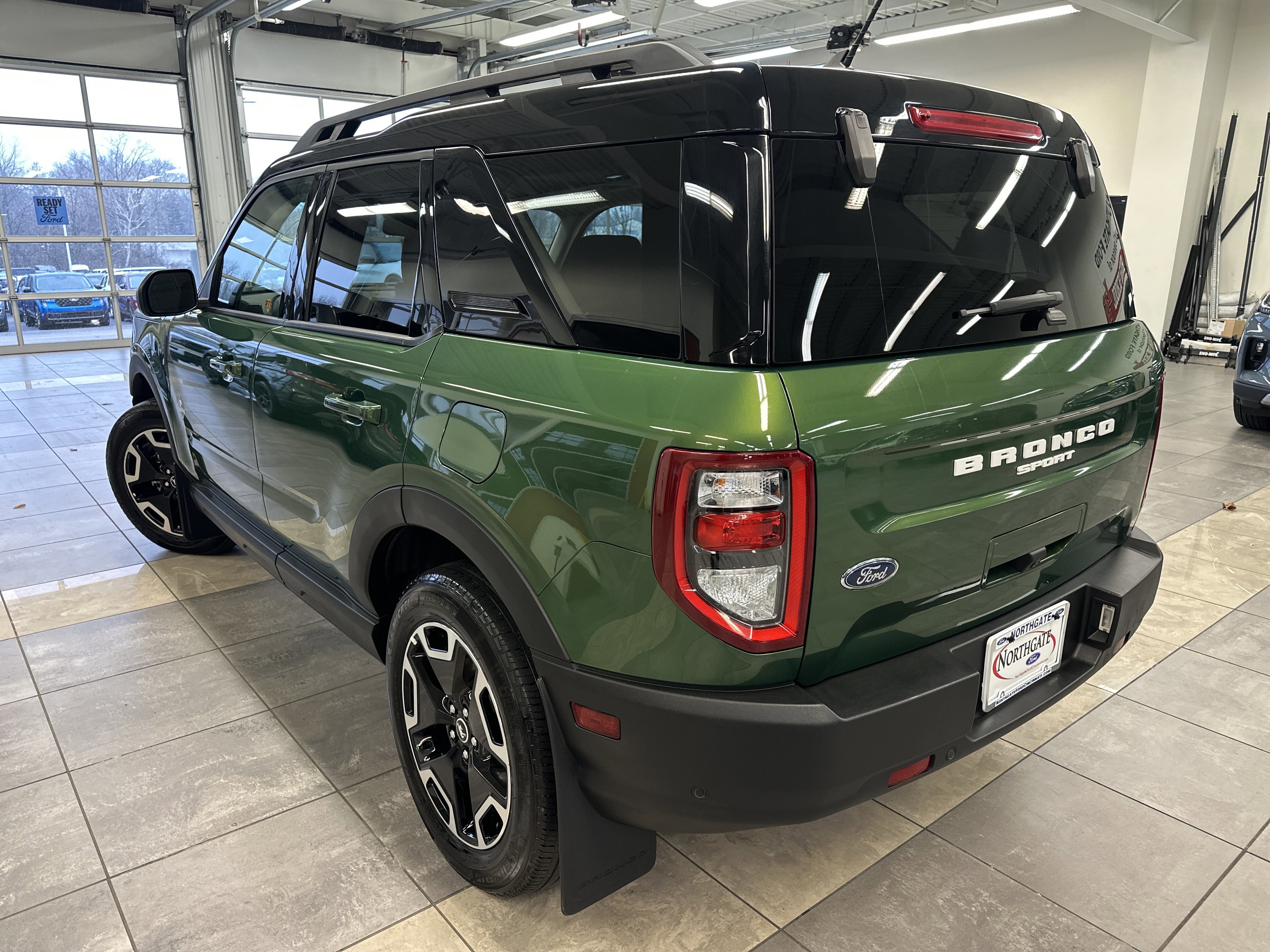 Certified 2023 Ford Bronco Sport Outer Banks w/ Tech Package image 3