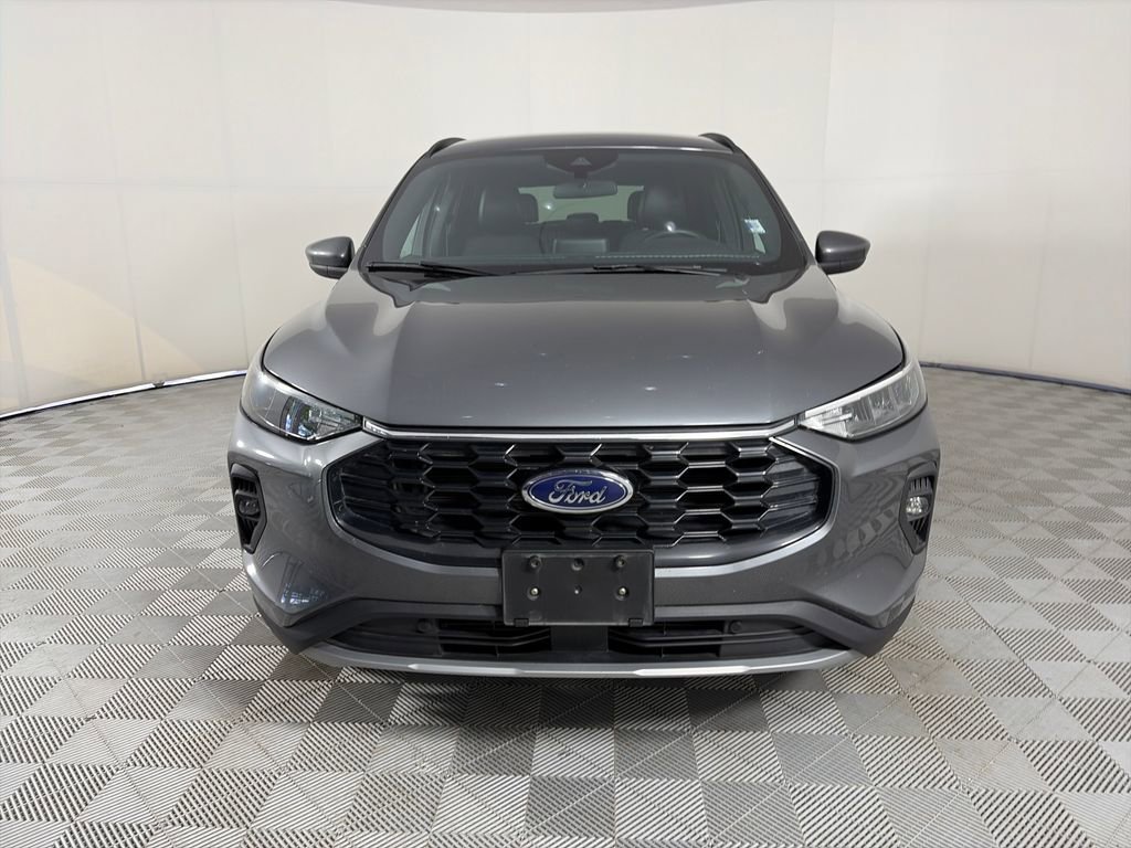 Certified 2025 Ford Escape ST-Line Select AWD/4WD image 2