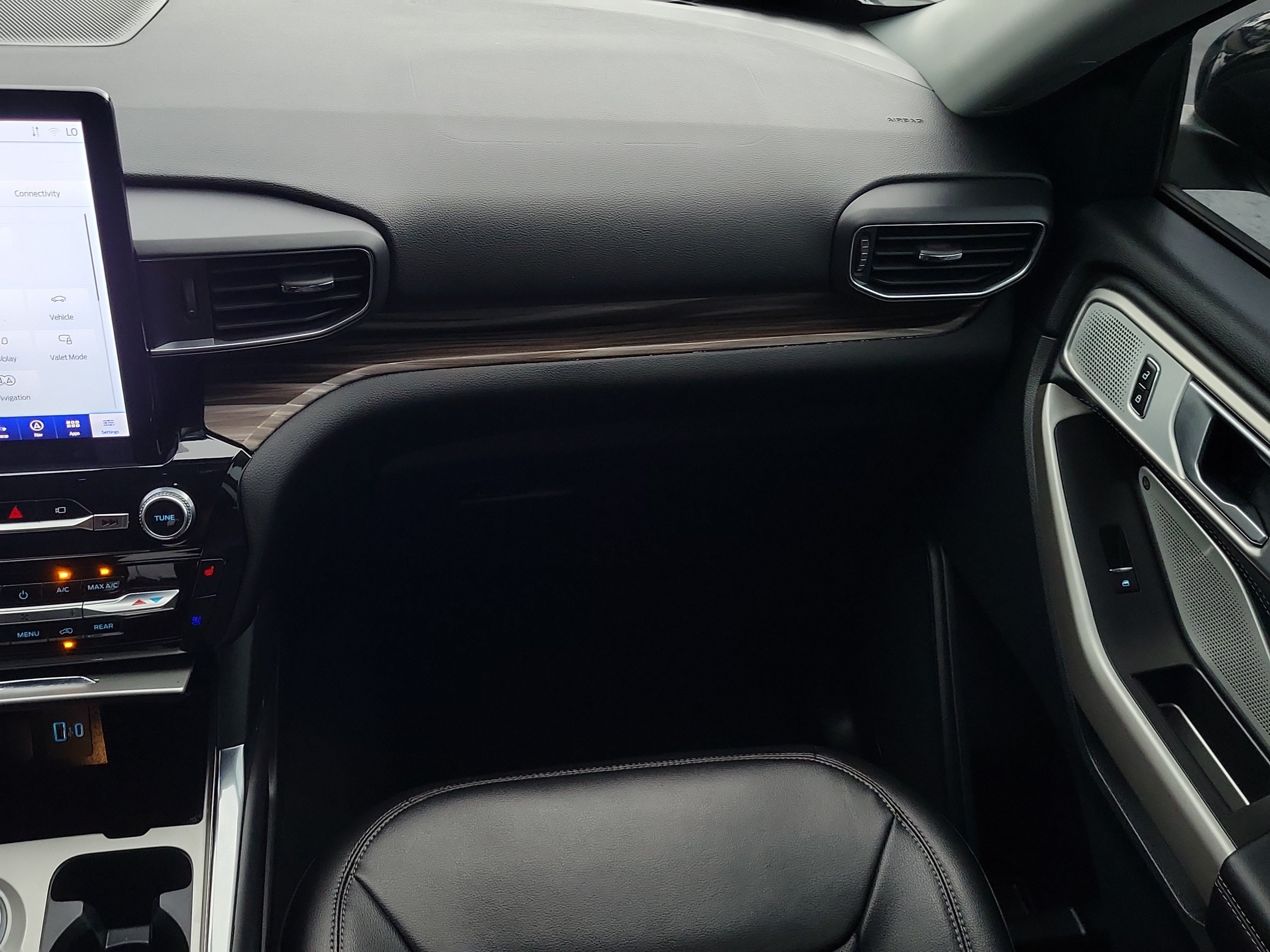 Certified 2023 Ford Explorer Limited w/ Limited Technology Package RWD image 19