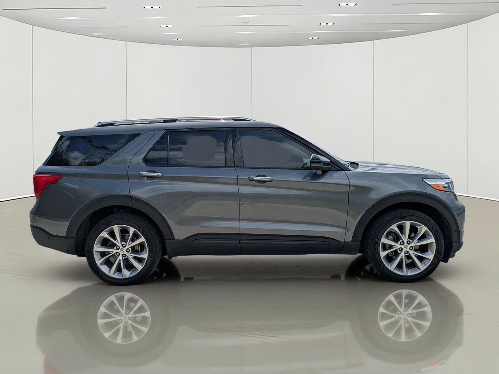 Certified 2021 Ford Explorer Platinum w/ Equipment Group 601A AWD/4WD image 5