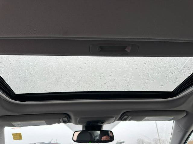 Used 2024 Toyota Camry SE image 10