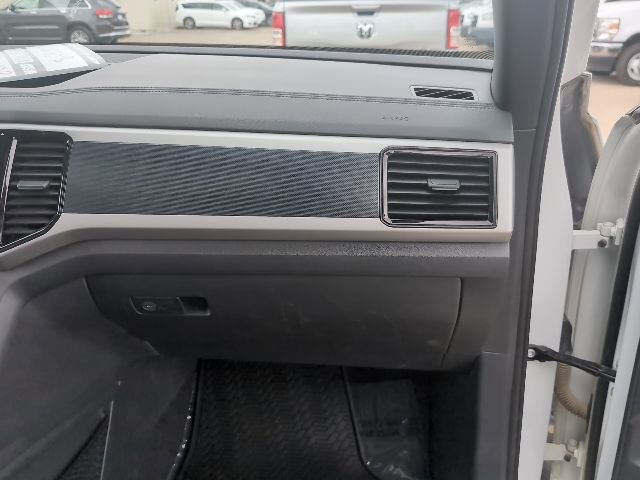 Used 2021 Volkswagen Atlas Cross Sport SEL R-Line image 25