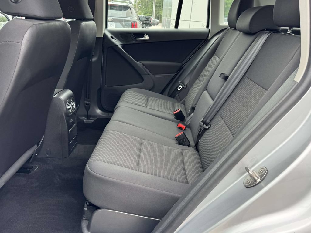 Used 2018 Volkswagen Tiguan Limited w/ Premium Package FWD image 17