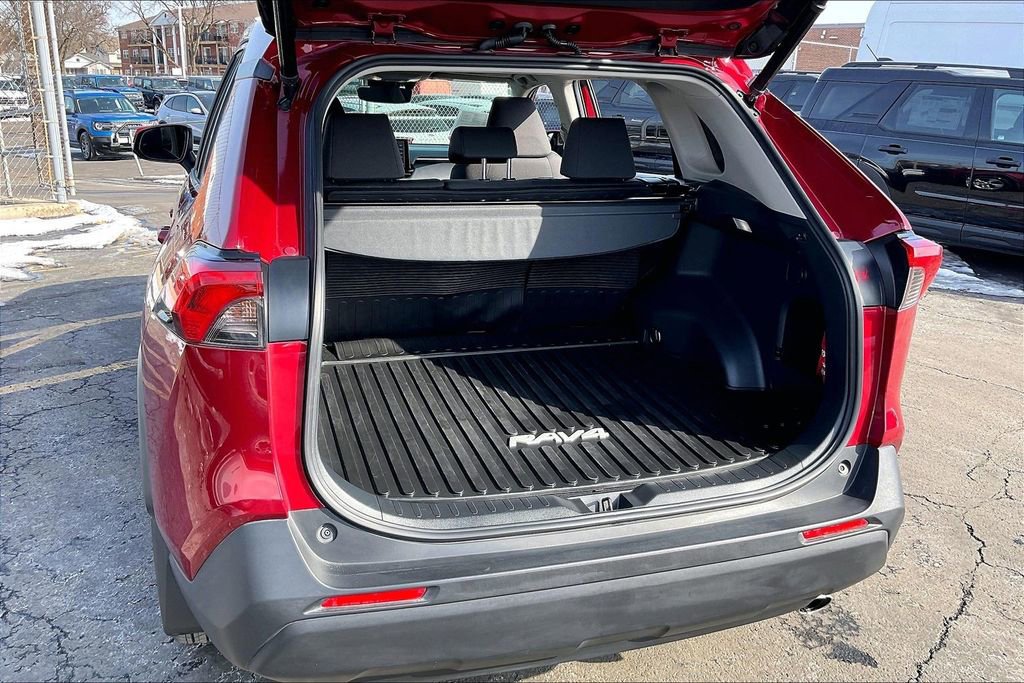 Used 2022 Toyota RAV4 XLE image 26