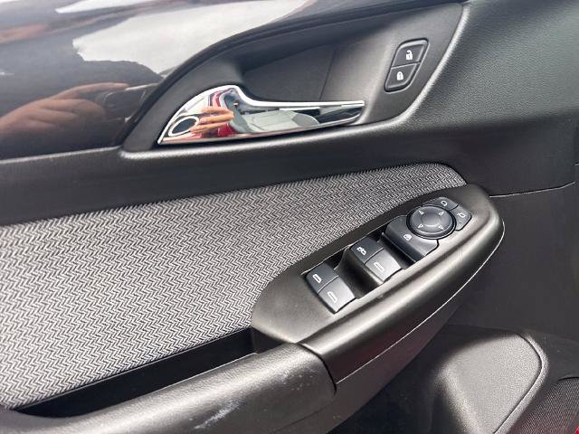 Used 2025 Chevrolet TrailBlazer LT AWD/4WD image 19